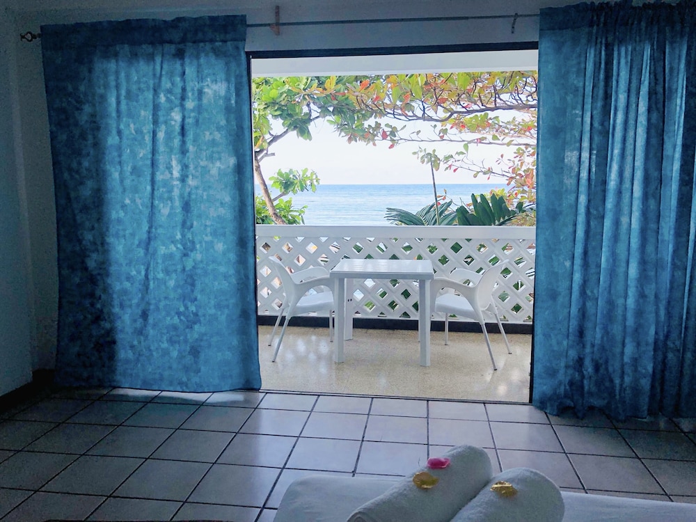 

Palermo - Ocho Rios - Sand And Tan Beach Hotel