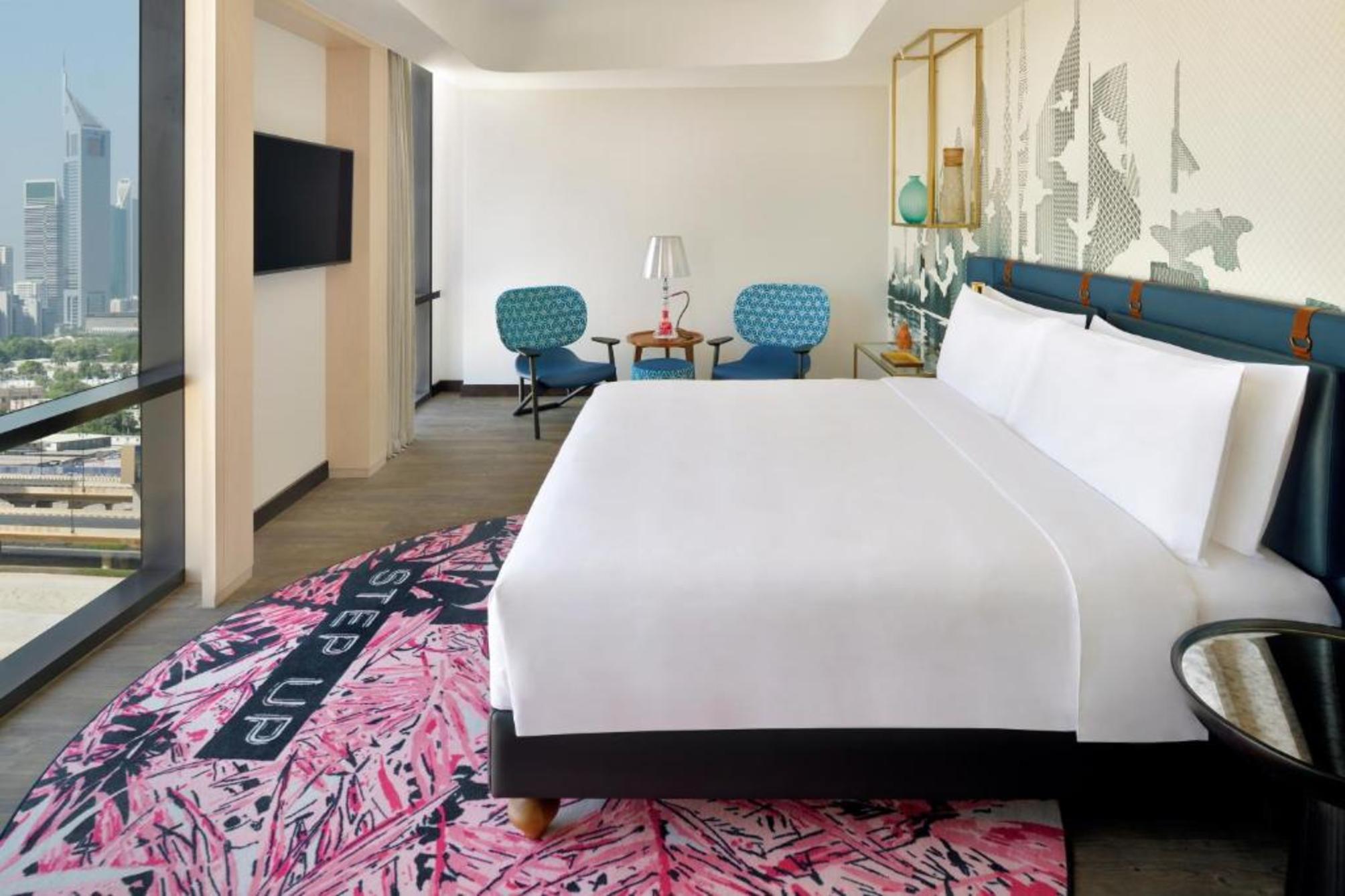 1 king bedroom design suite creek view