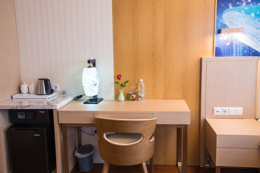 

Roma - Himberg - Mr.Liao Hotel
