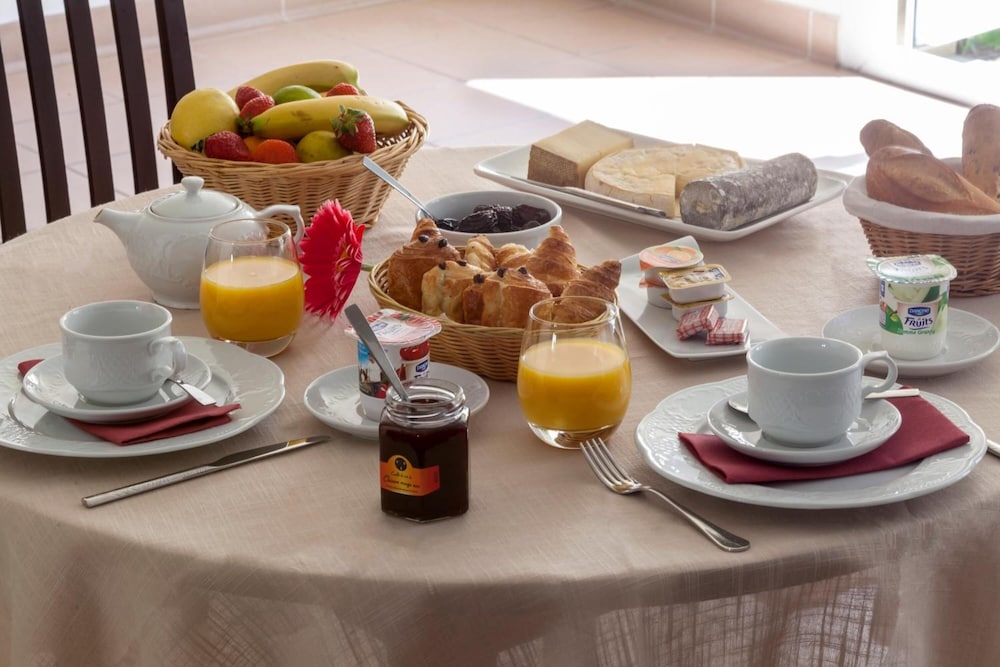 

Brindisi - Chinon - BRIT HOTEL Le Lion d'Or CHINON