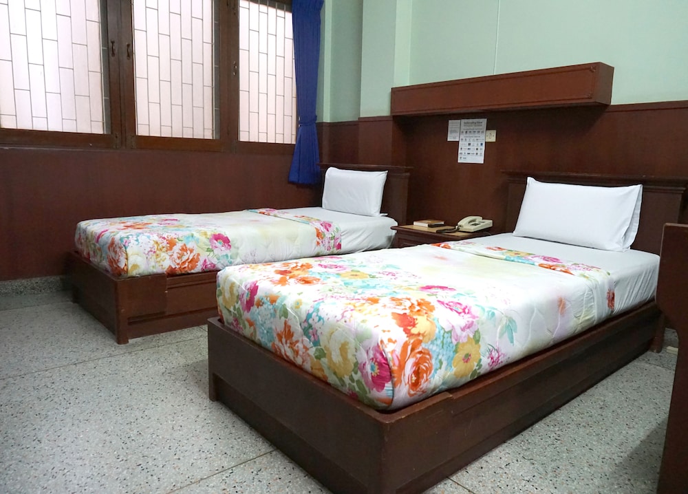 

Milano - Bangkok - Nakornping Hotel