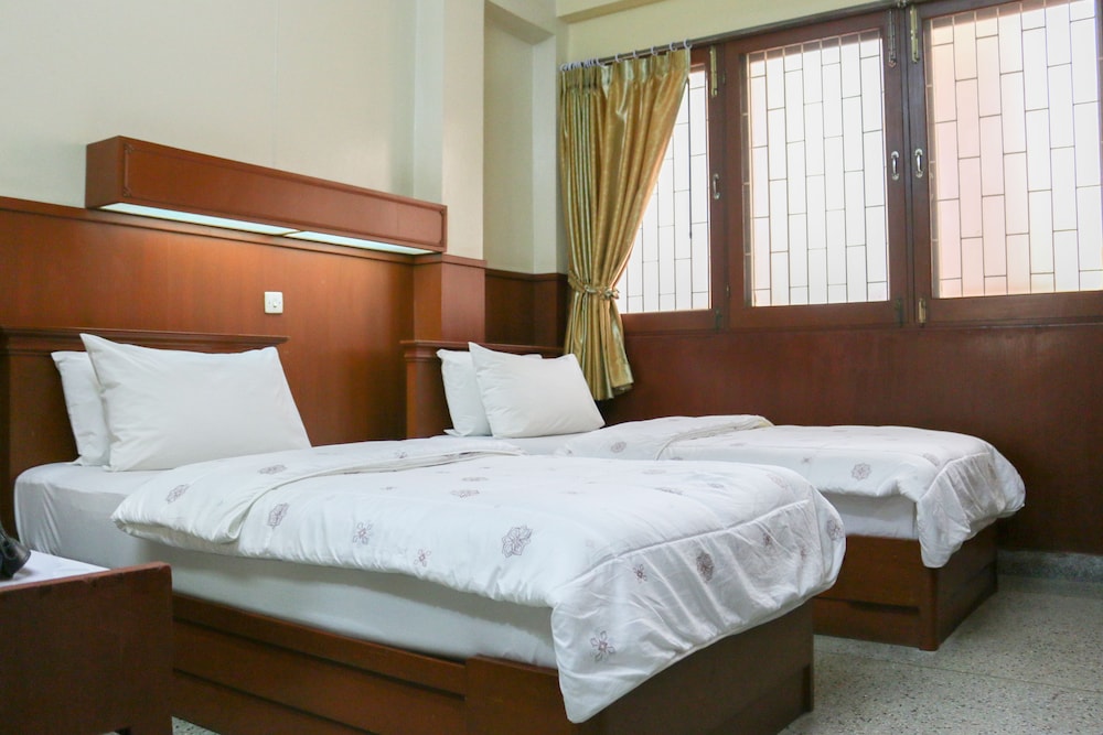 

Roma - Khao San - Nakornping Hotel