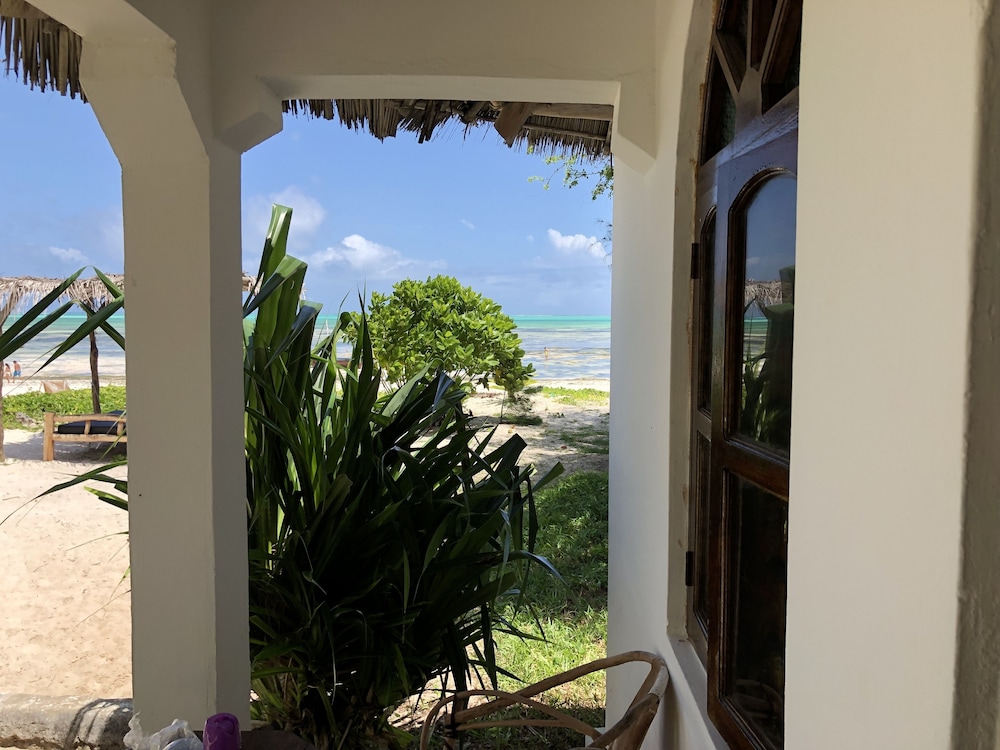 

Napoli - Paje - Blue Earth Beach Bungalows