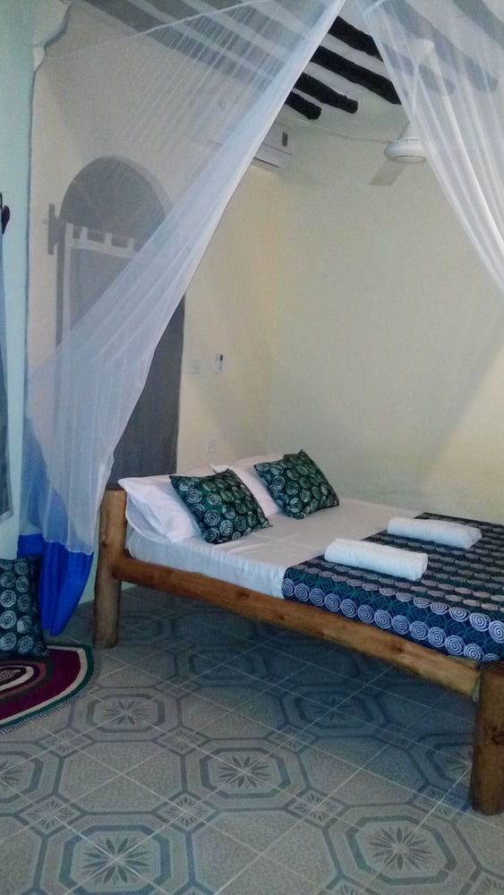 

Palermo - Paje - Blue Earth Beach Bungalows