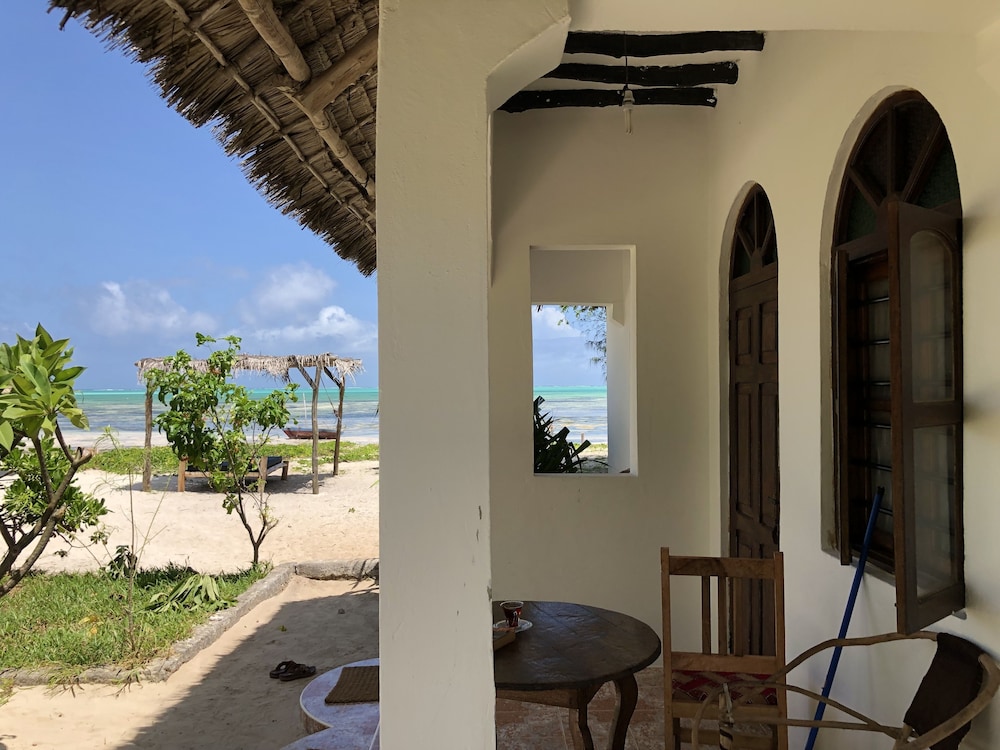 

Verona - Paje - Blue Earth Beach Bungalows
