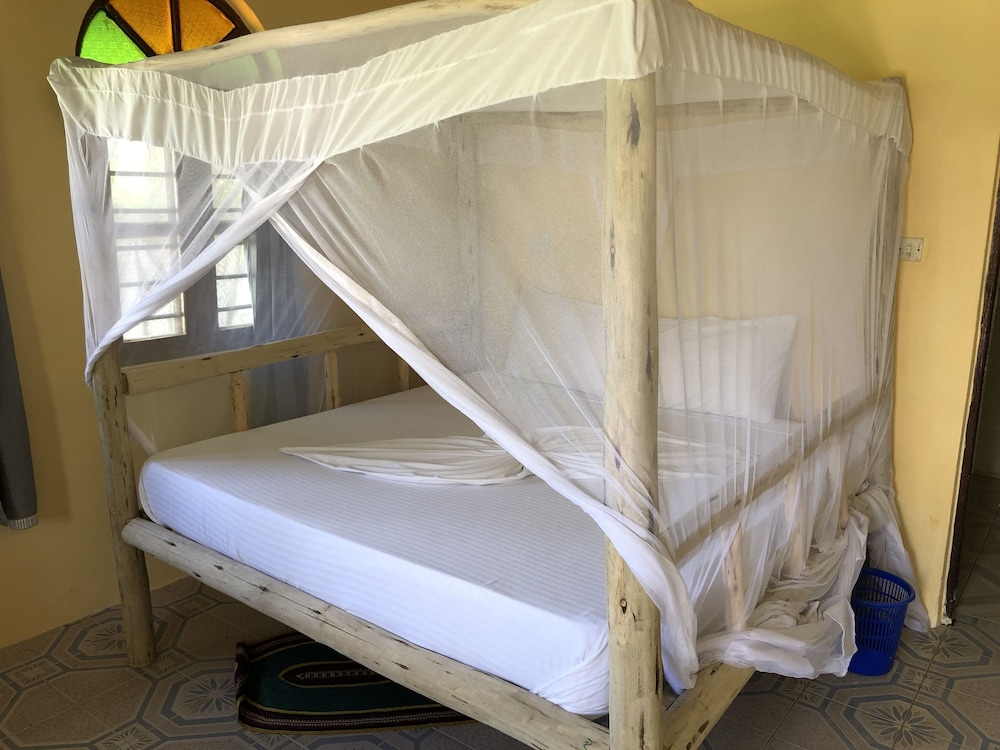 

Napoli - Jambiani, Zanzibar - Blue Earth Beach Bungalows