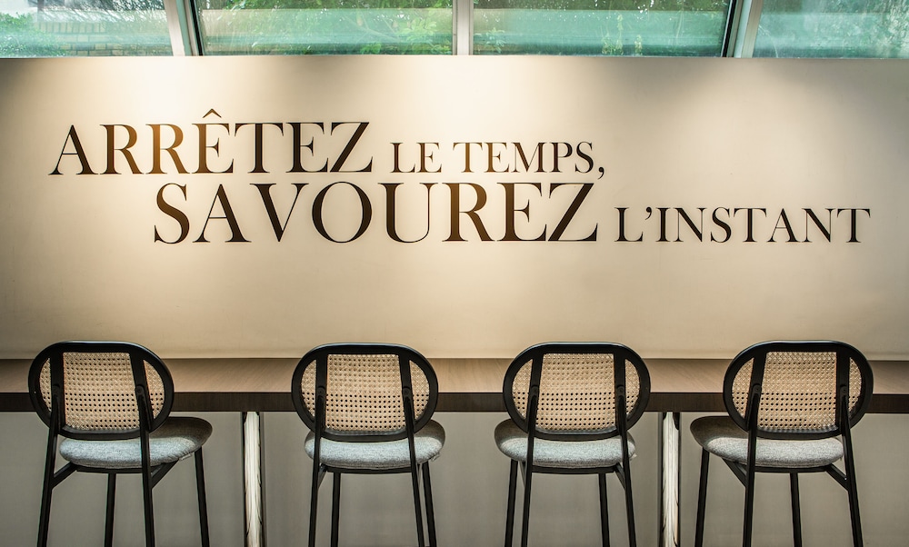

Lamezia Terme - Boulogne-Billancourt - Hotel Paris Boulogne