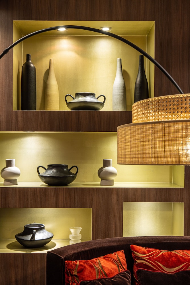 

Bari - Suresnes - Hotel Paris Boulogne
