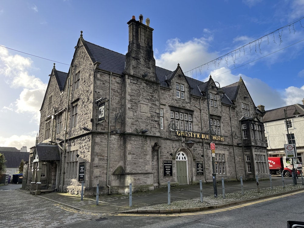 

Bari - Pentraeth - The Bull Hotel