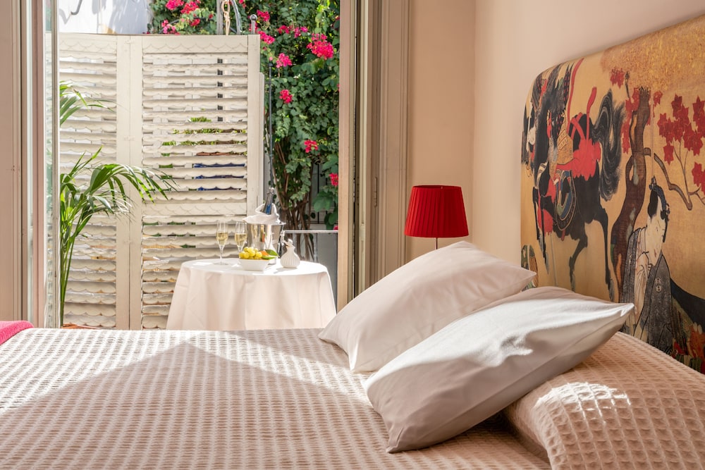 

Milano - Jávea - Art Boutique Hotel Chamarel