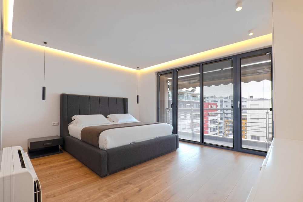 

Pescara - Tirana - The Rooms Apartments Tirana