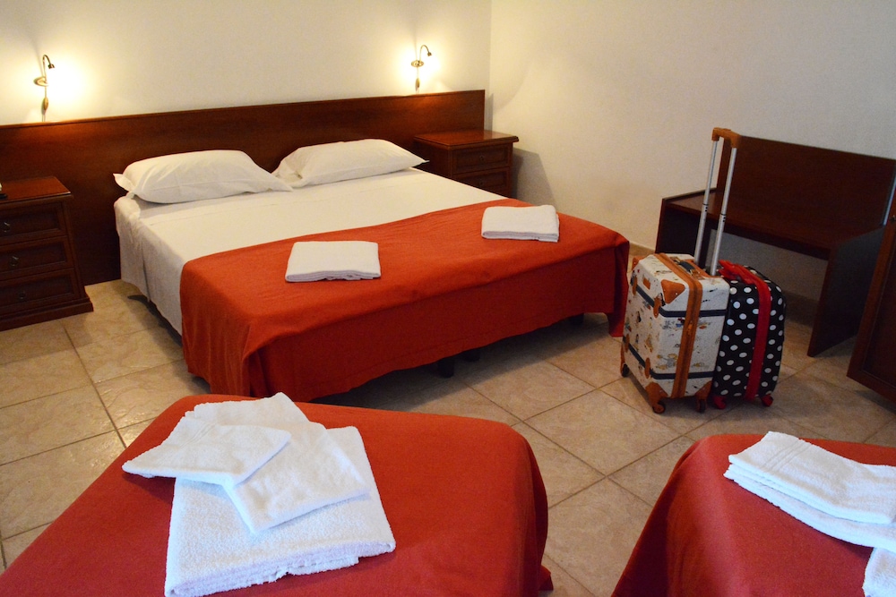 

Bologna - Roccella Jonica - Castelvetere Hotel