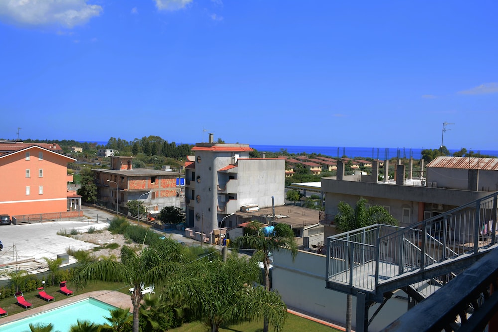 

Napoli - Roccella Jonica - Castelvetere Hotel