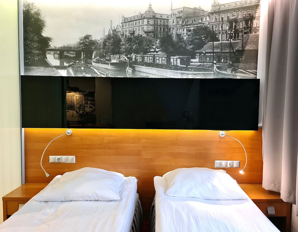 

Milano - Gliwice - Hotel Malinowski Economy