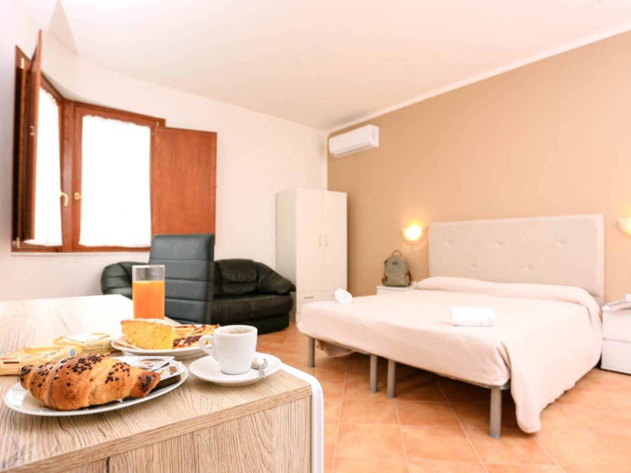 

Napoli - Fertilia - Hotel Villa Piras