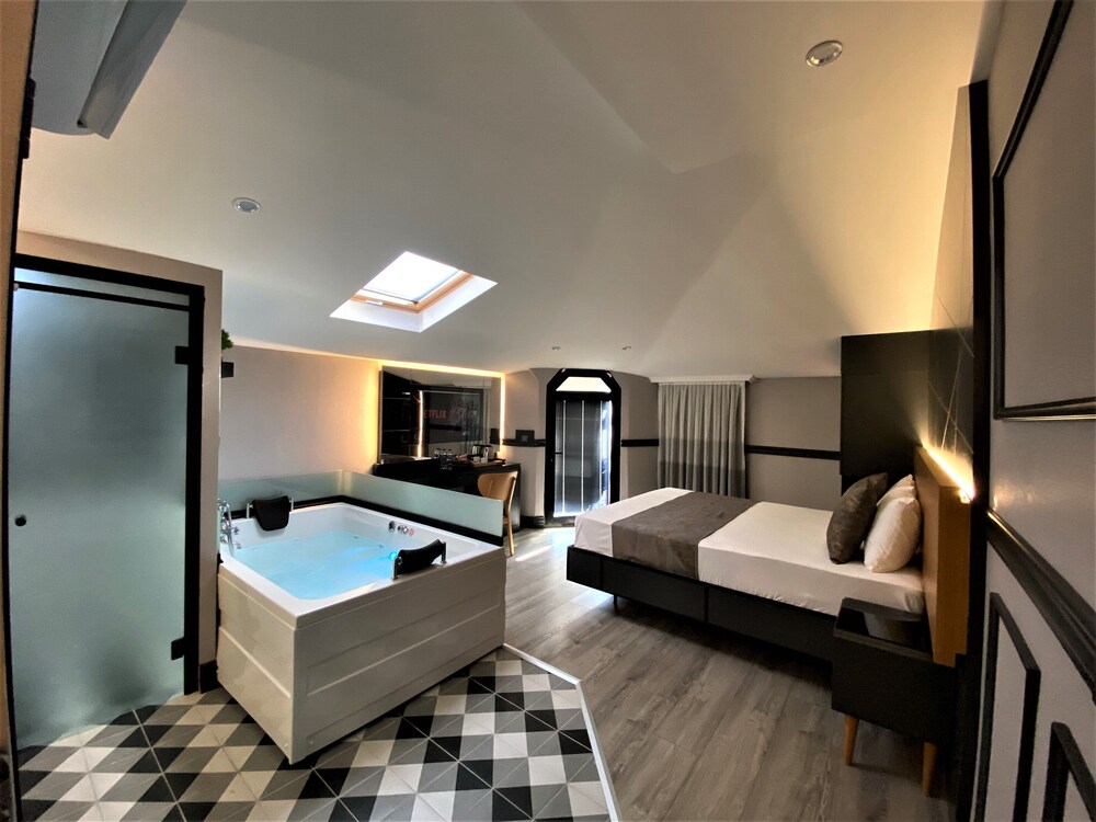 

Firenze - Istanbul - Confores Hotel