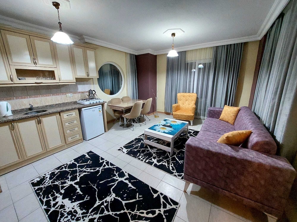 

Milano - Side - Summer Rose Hotel