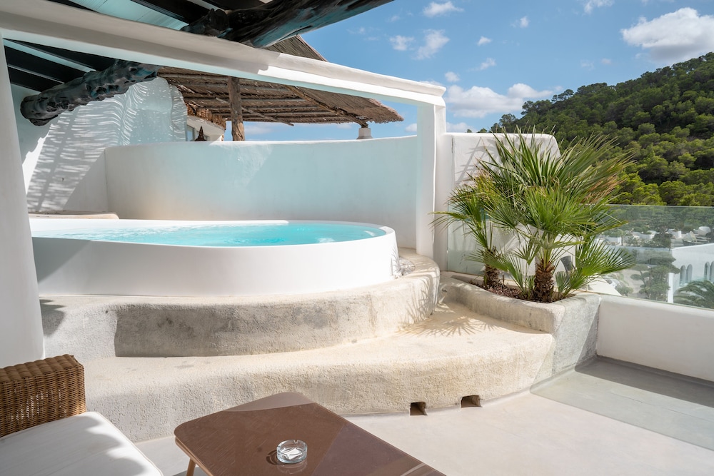

Bari - Sant Joan de Labritja - Hacienda Na Xamena, Ibiza