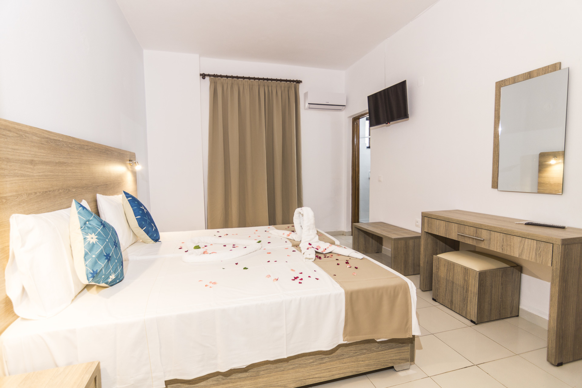 

Verona - Koskinou - Tivoli Hotel