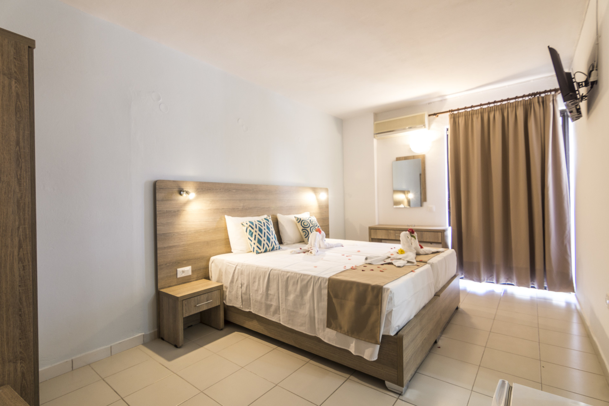 

Verona - Koskinou - Tivoli Hotel