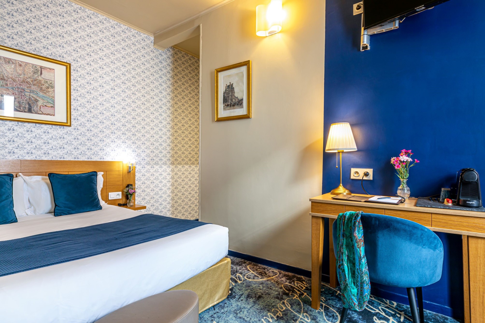 

Napoli - Clichy - Hotel Romance Malesherbes by Patrick Hayat