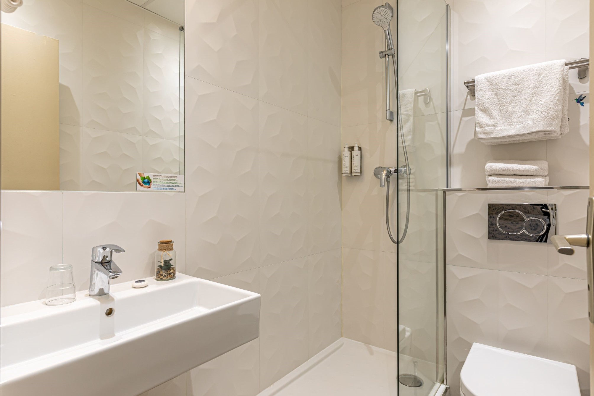 

Bari - Levallois-Perret - Hotel Romance Malesherbes by Patrick Hayat