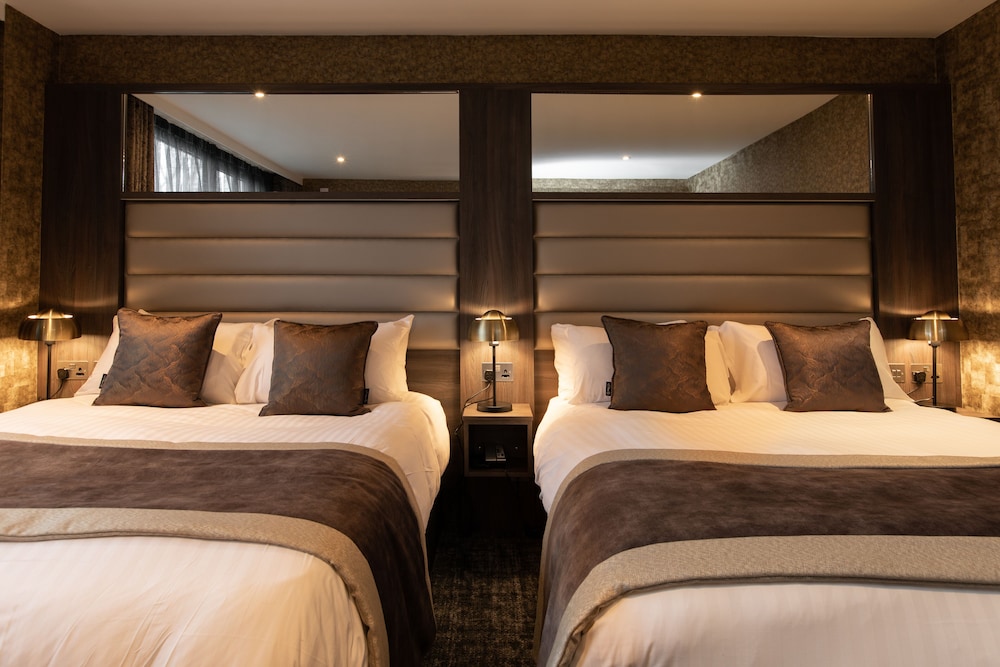 

Bari - Ayr - Carlton Hotel