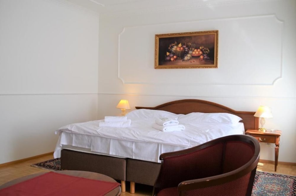 

Bologna - Karlovy Vary - Hotel Renesance Krasna Kralovna