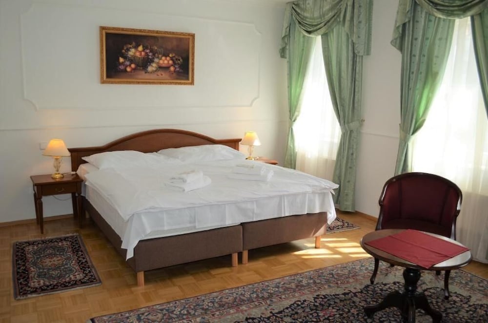 

Milano - Karlovy Vary - Hotel Renesance Krasna Kralovna