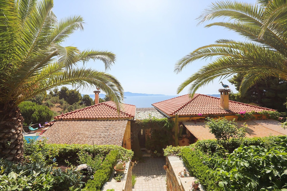 

Milano - Agia Paraskevi (Skiathos) - Villa Stratos Skiathos