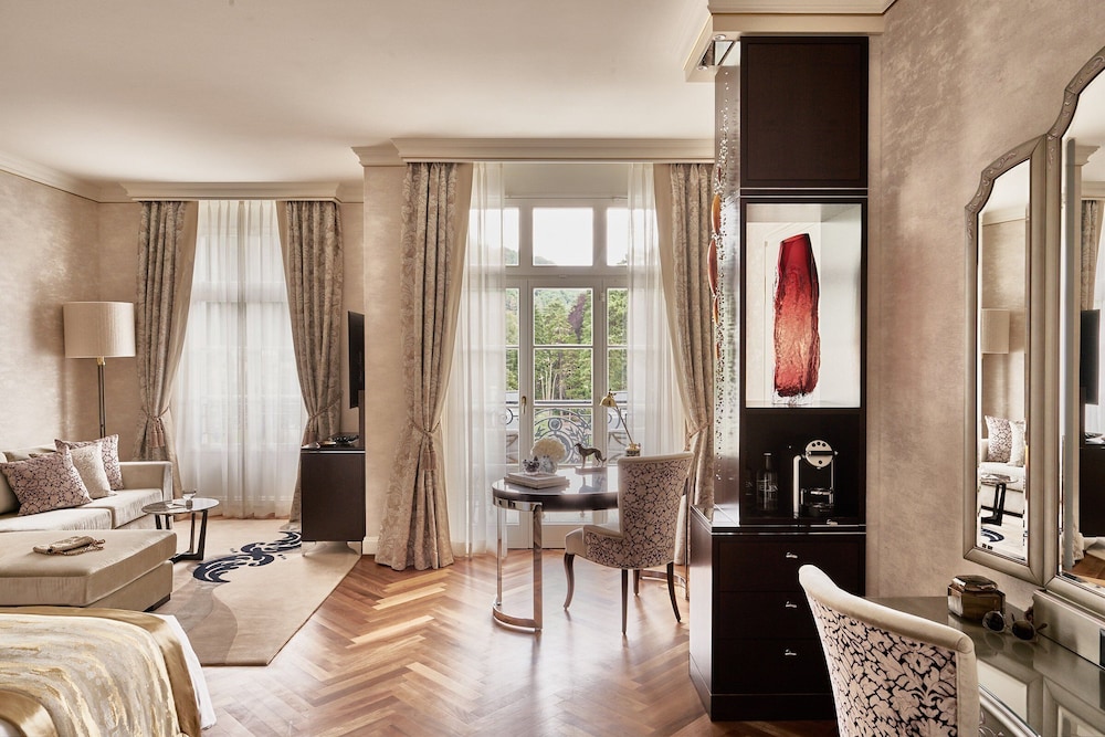 

Catania - Maienfeld - Grand Resort Bad Ragaz