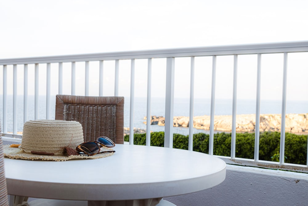 

Bologna - Arenal D'En Castell - Beach Club Menorca