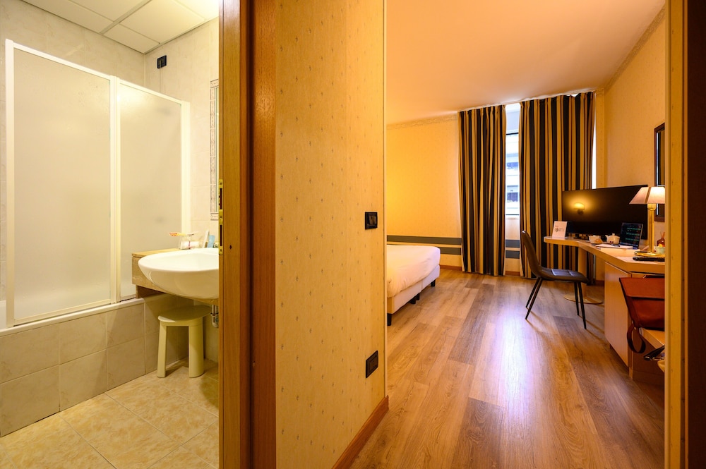 

Torino - Marco Simone - Hotel Torre di Pratolungo