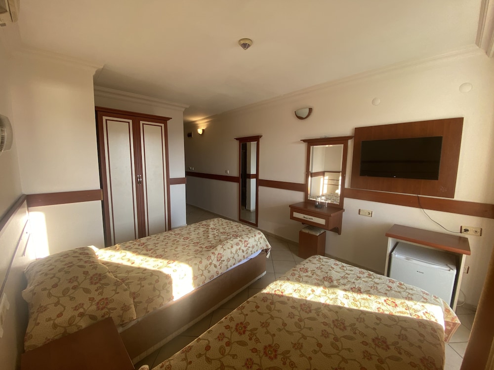 

Napoli - Alanya - Lavinia Apart & Hotel