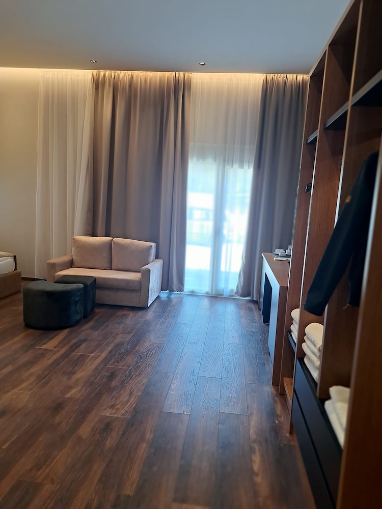 

Torino - Golem - Olivia's Hill Resort