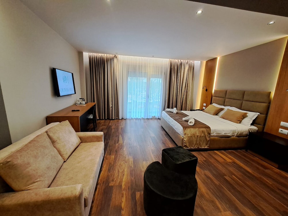 

Milano - Durrës - Olivia's Hill Resort