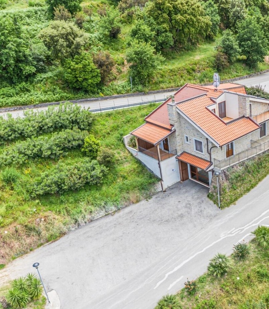 

Bologna - Capo d'Orlando - Villa Ginevra Resort Agrituristico
