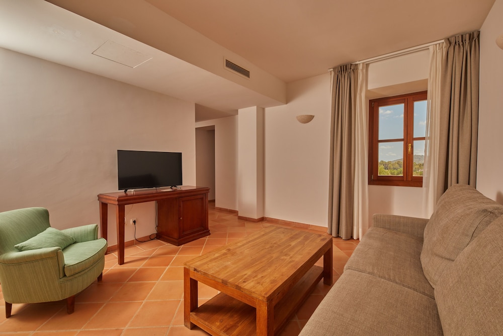 

Bari - Llucmajor - Hotel Rural Es Riquers