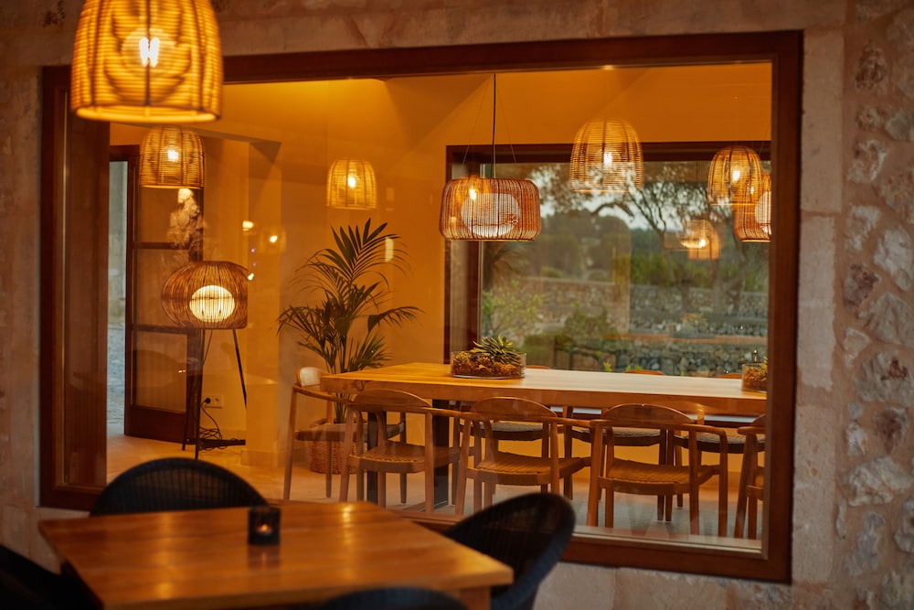 

Reggio Calabria - Llucmajor - Hotel Rural Es Riquers