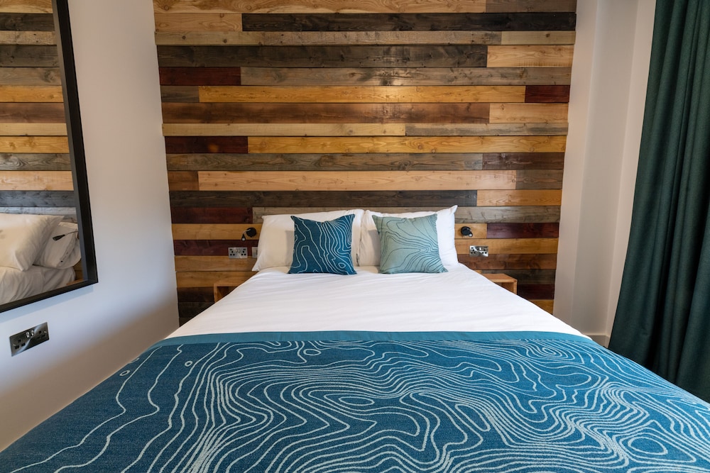 

Bari - Fort William - The Base Camp Hotel, Nevis Range