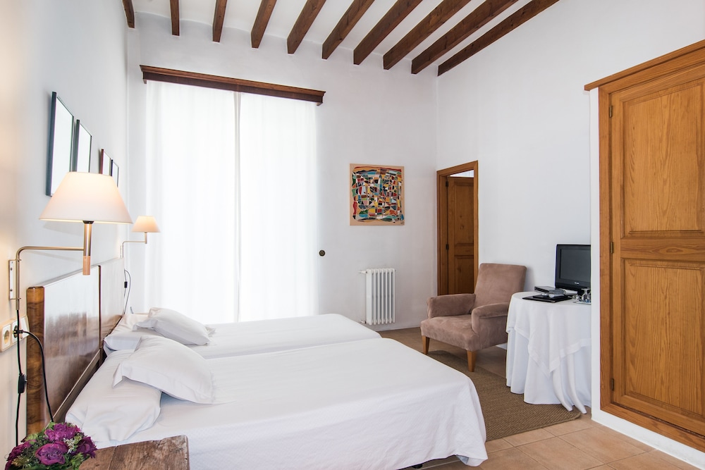 

Lamezia Terme - Cala Ratjada - Hotel Can Moragues