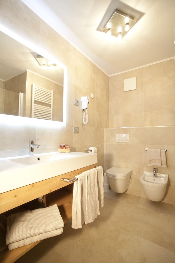 

Napoli - Madonna di Campiglio - Hotel Europeo Alpine Charme & Wellness