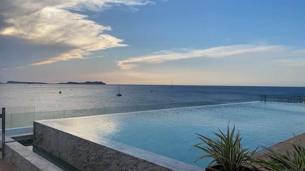 

Milano - Cala Comte - Can Salia
