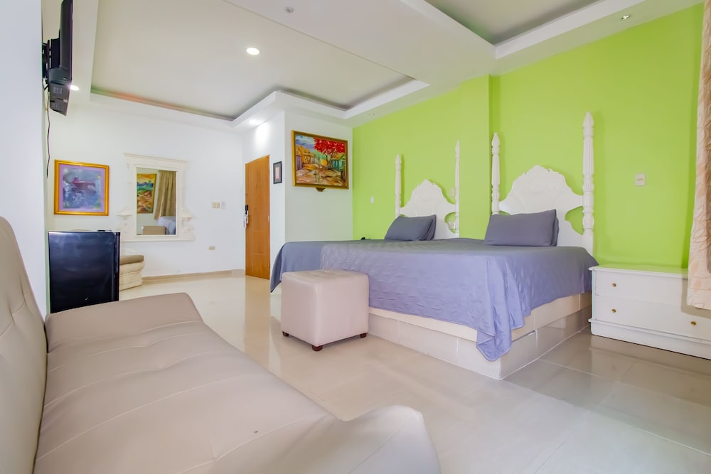 

Bari - Santo Domingo Città - La Casona Dorada
