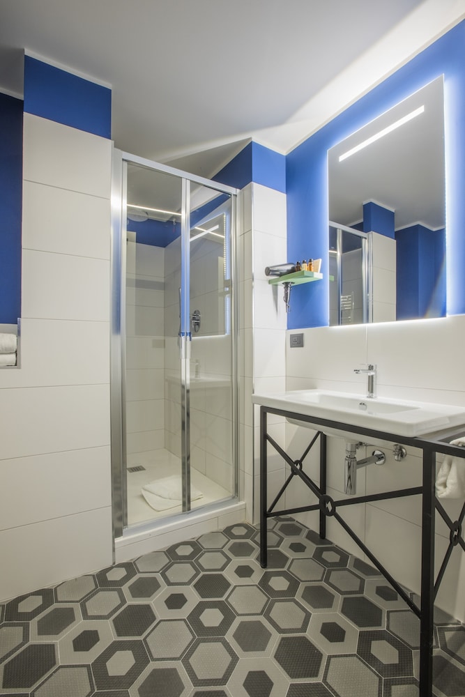 

Palermo - Ciampino - Mercure Roma Cinecitta