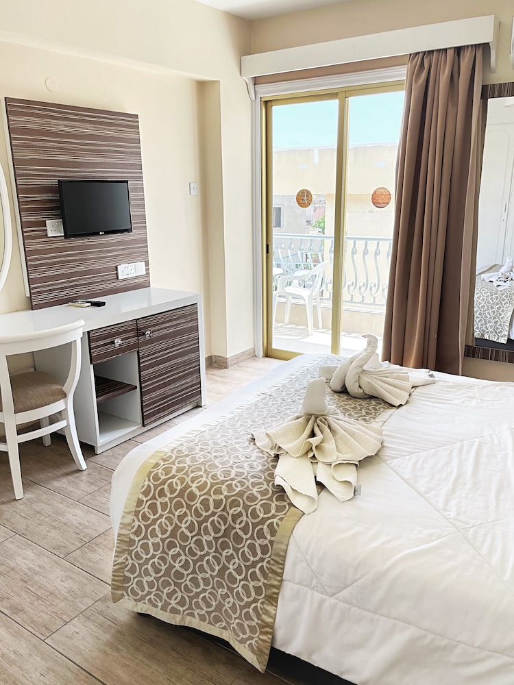 

Roma - Pyla - Antonis G. Hotel Apartments
