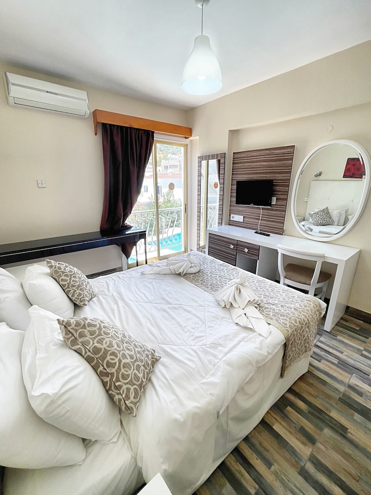 

Roma - Pyla - Antonis G. Hotel Apartments