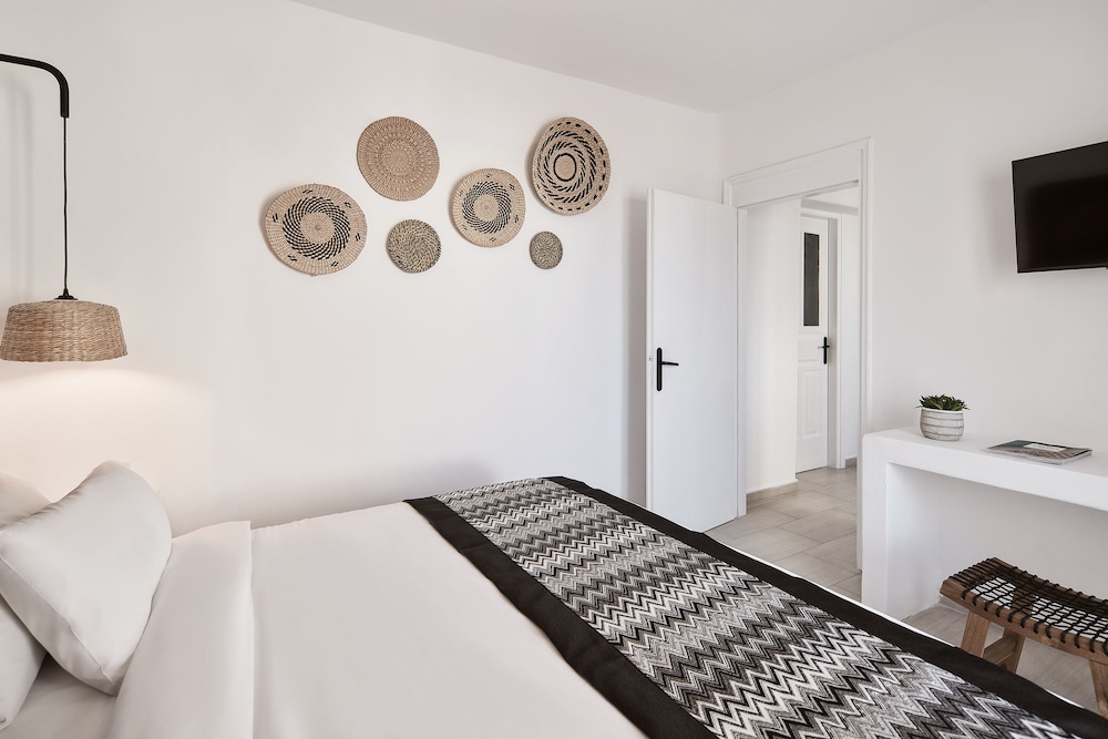 

Olbia - Mykonos, Isole Greche - Mr & Mrs White Mykonos