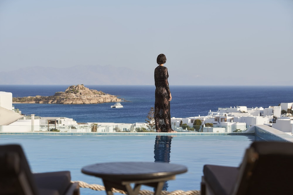 

Milano - Mykonos, Isole Greche - Mr & Mrs White Mykonos