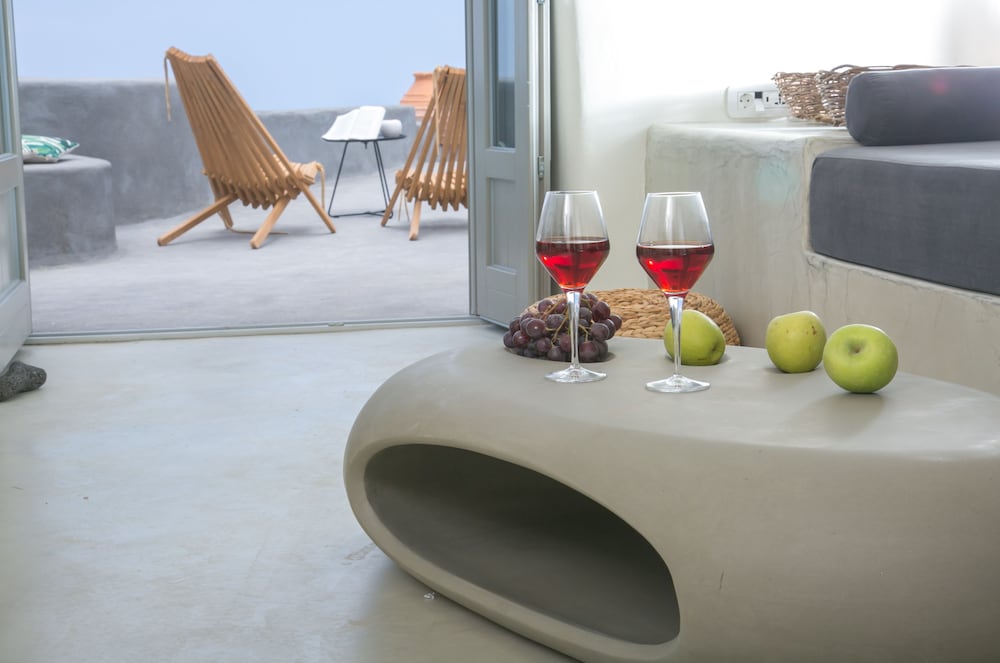 

Verona - Thirasía - Santorini Villas